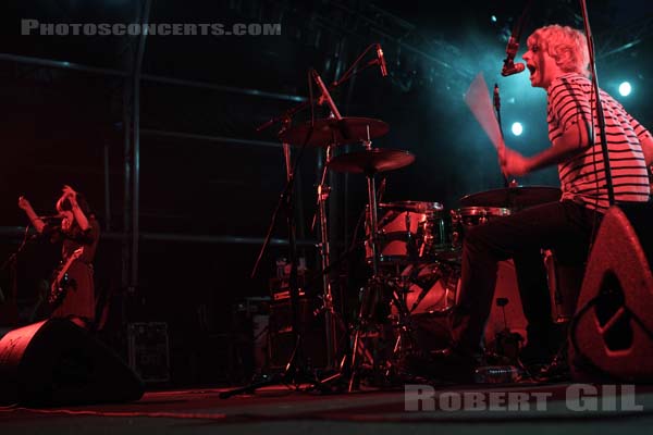 BLOOD RED SHOES - 2009-07-31 - PAREDES DE COURA (Portugal) - Praia do Tabuao - 